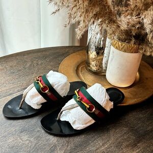 Woman’s Gucci Thong Slides